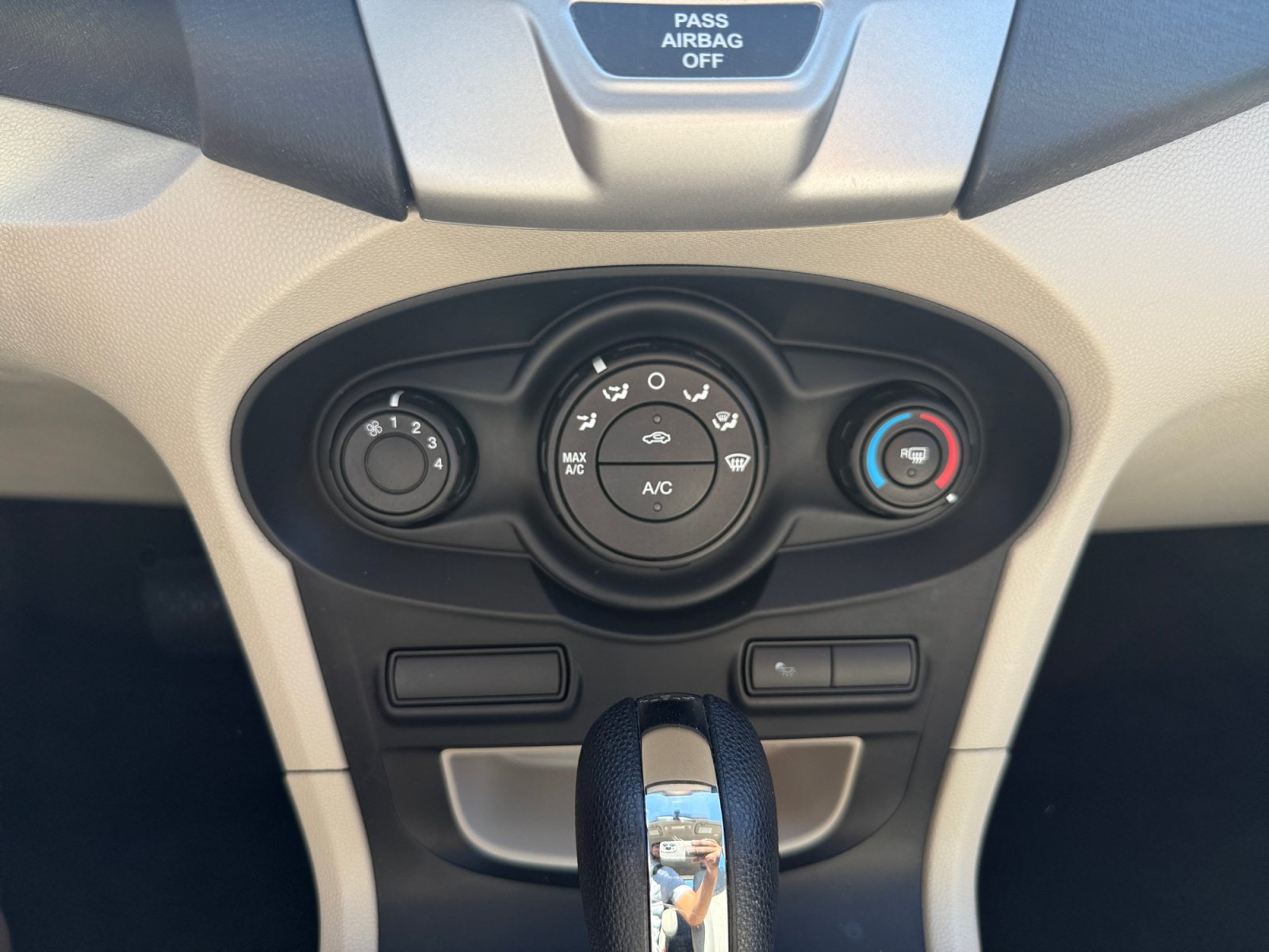 Used 2013 Ford Fiesta SE FWD image 13
