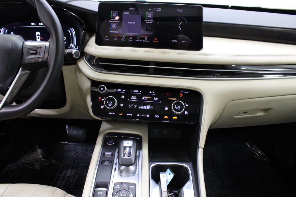 Used 2023 INFINITI QX60 Sensory w/ Vision Package AWD/4WD image 24