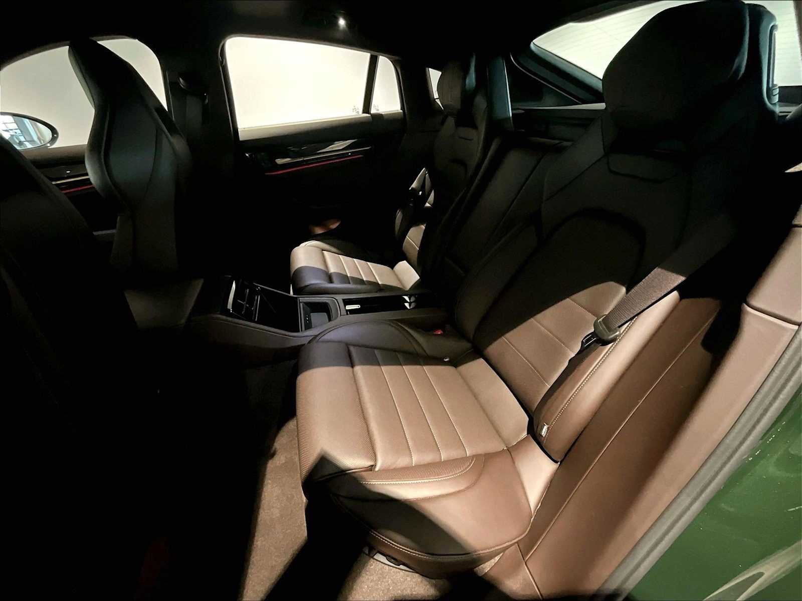 Used 2025 Porsche Panamera Turbo S image 31