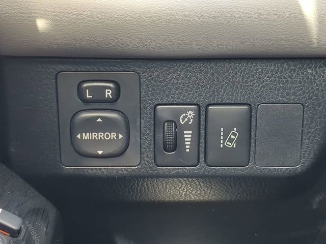 Used 2017 Toyota RAV4 Limited w/ Advanced Technology Package AWD/4WD image 27