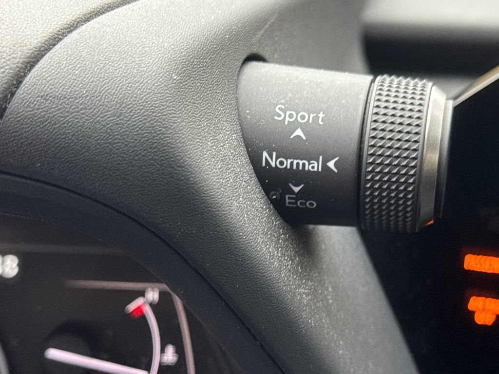 Used 2023 Lexus UX 250h AWD w/ Accessory Package (Z2) image 39