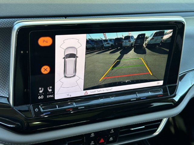 Certified 2024 Volkswagen Atlas Peak Edition SE AWD/4WD image 18