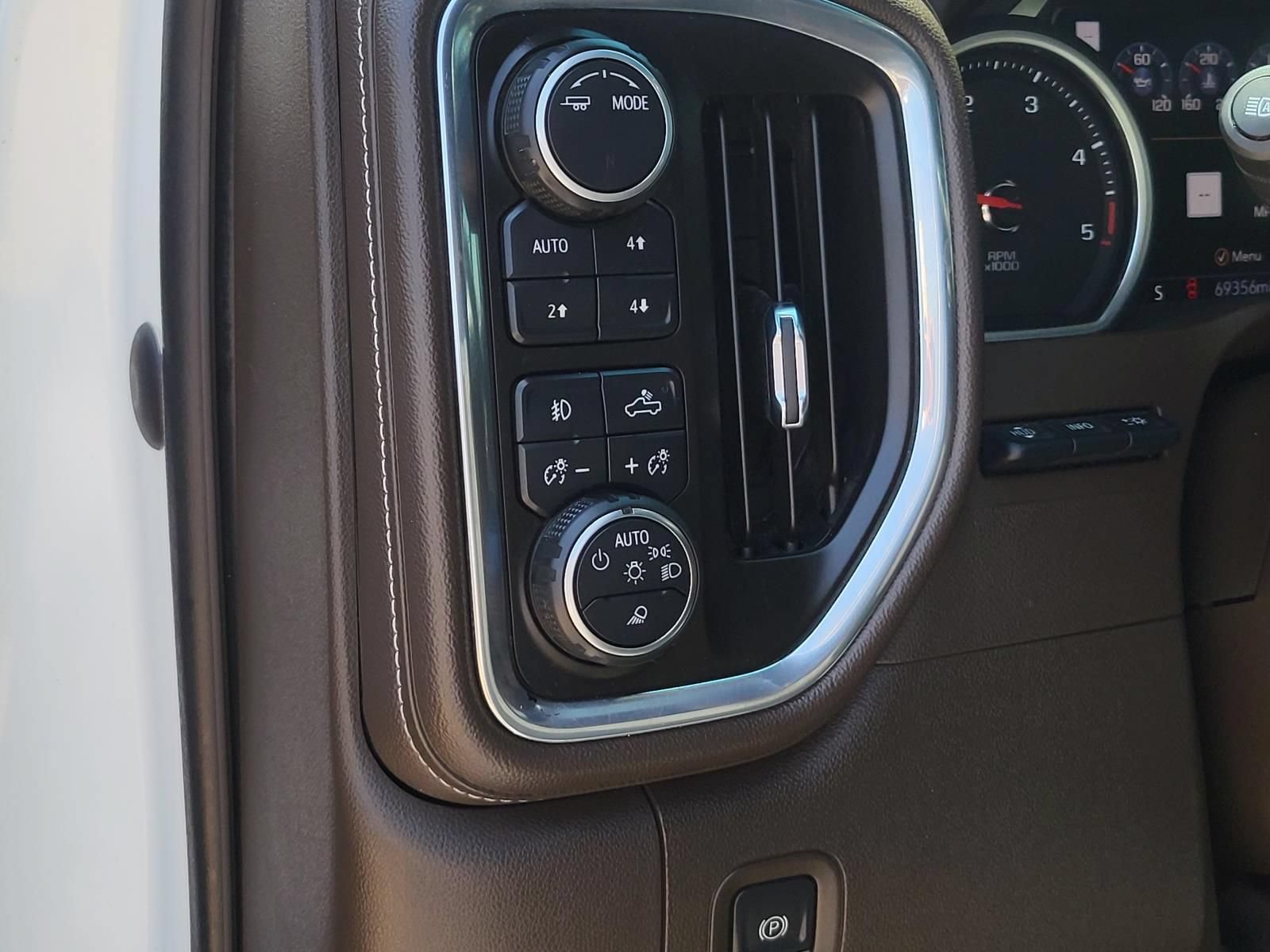Used 2022 Chevrolet Silverado 2500 LTZ w/ LTZ Premium Texas Edition AWD/4WD image 22
