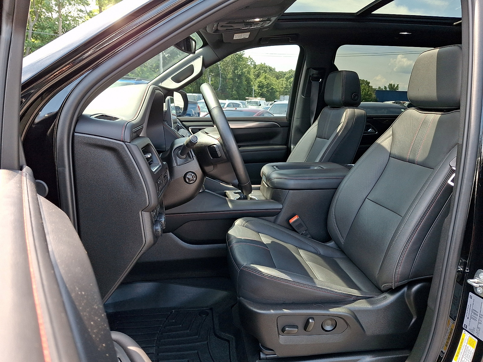 Certified 2024 Chevrolet Suburban RST w/ Luxury Package AWD/4WD image 14