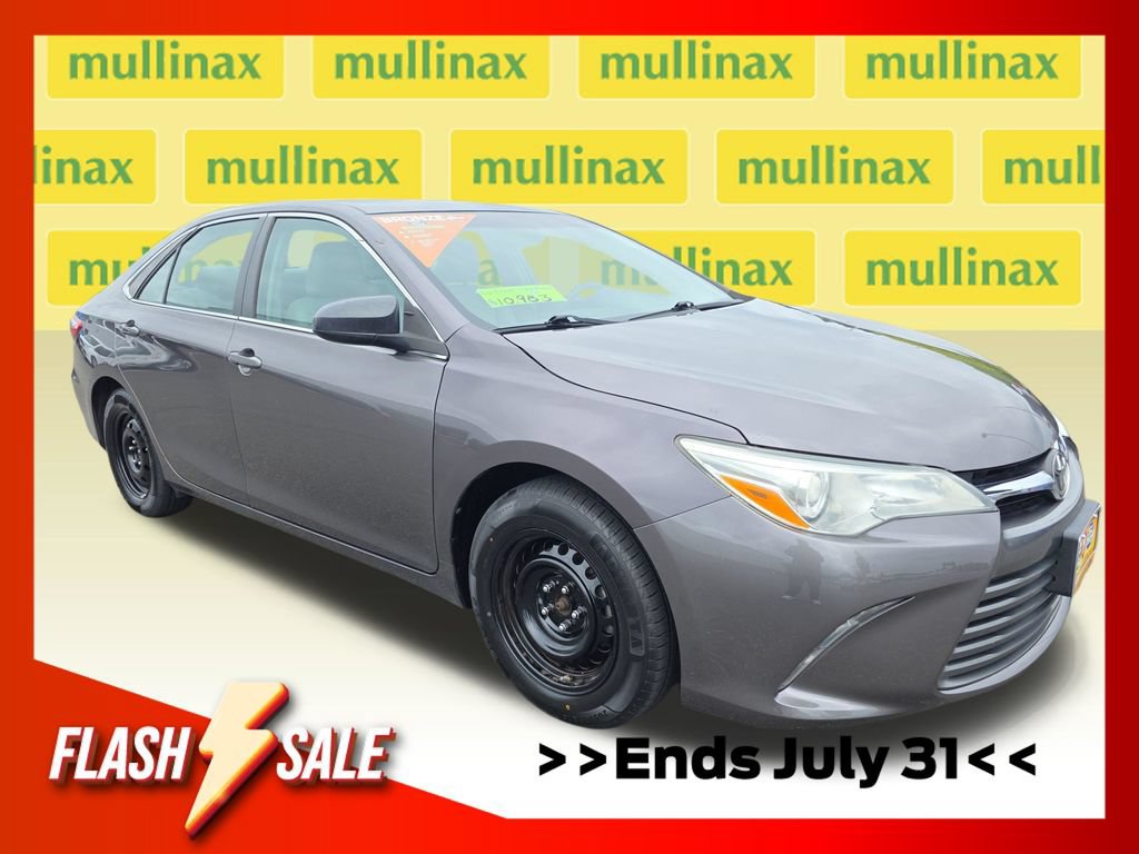 Used 2016 Toyota Camry LE FWD image 1