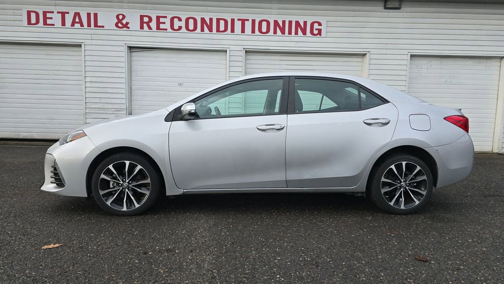 Used 2017 Toyota Corolla XSE image 6
