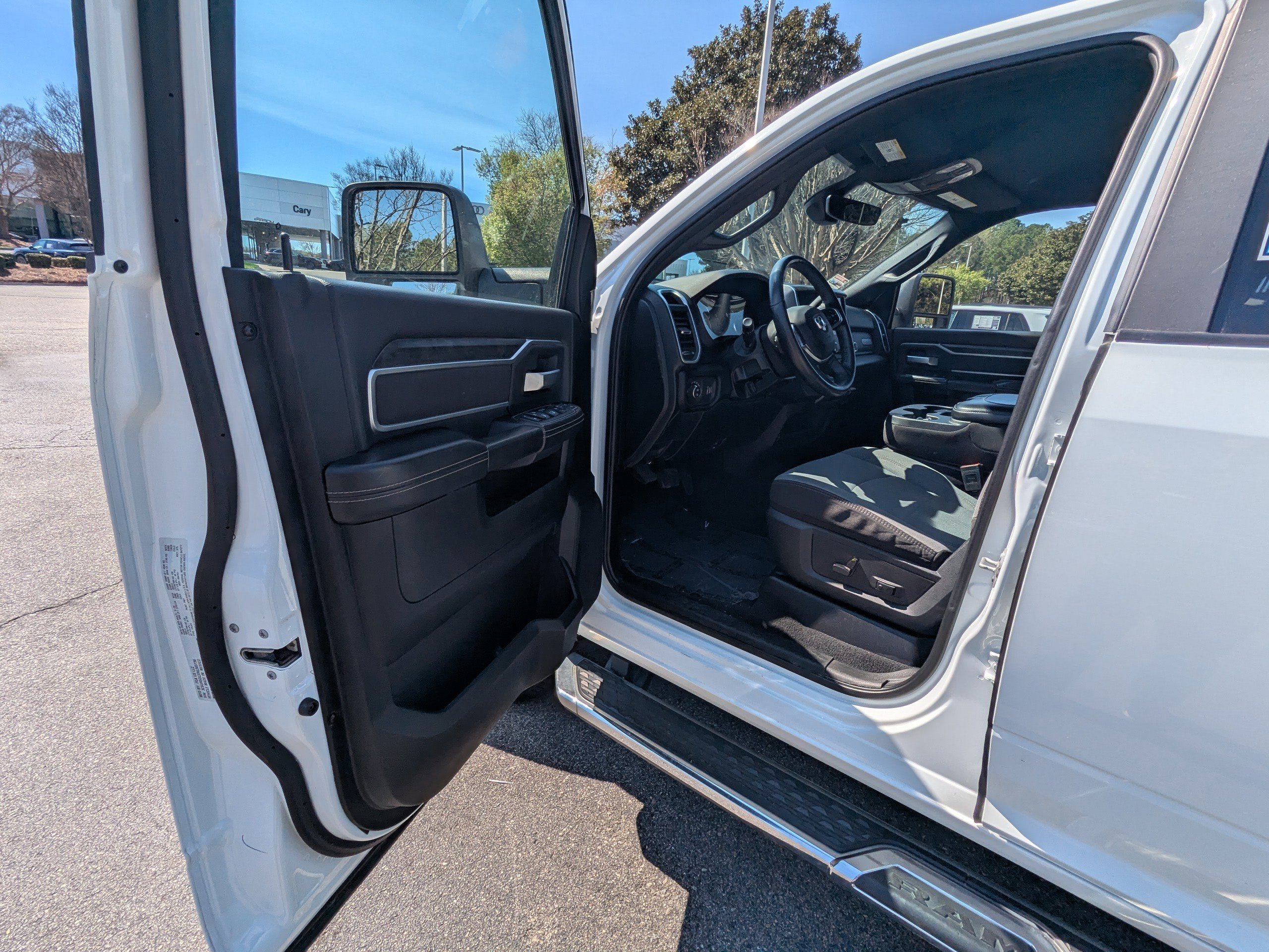 Used 2024 RAM 2500 Big Horn image 8