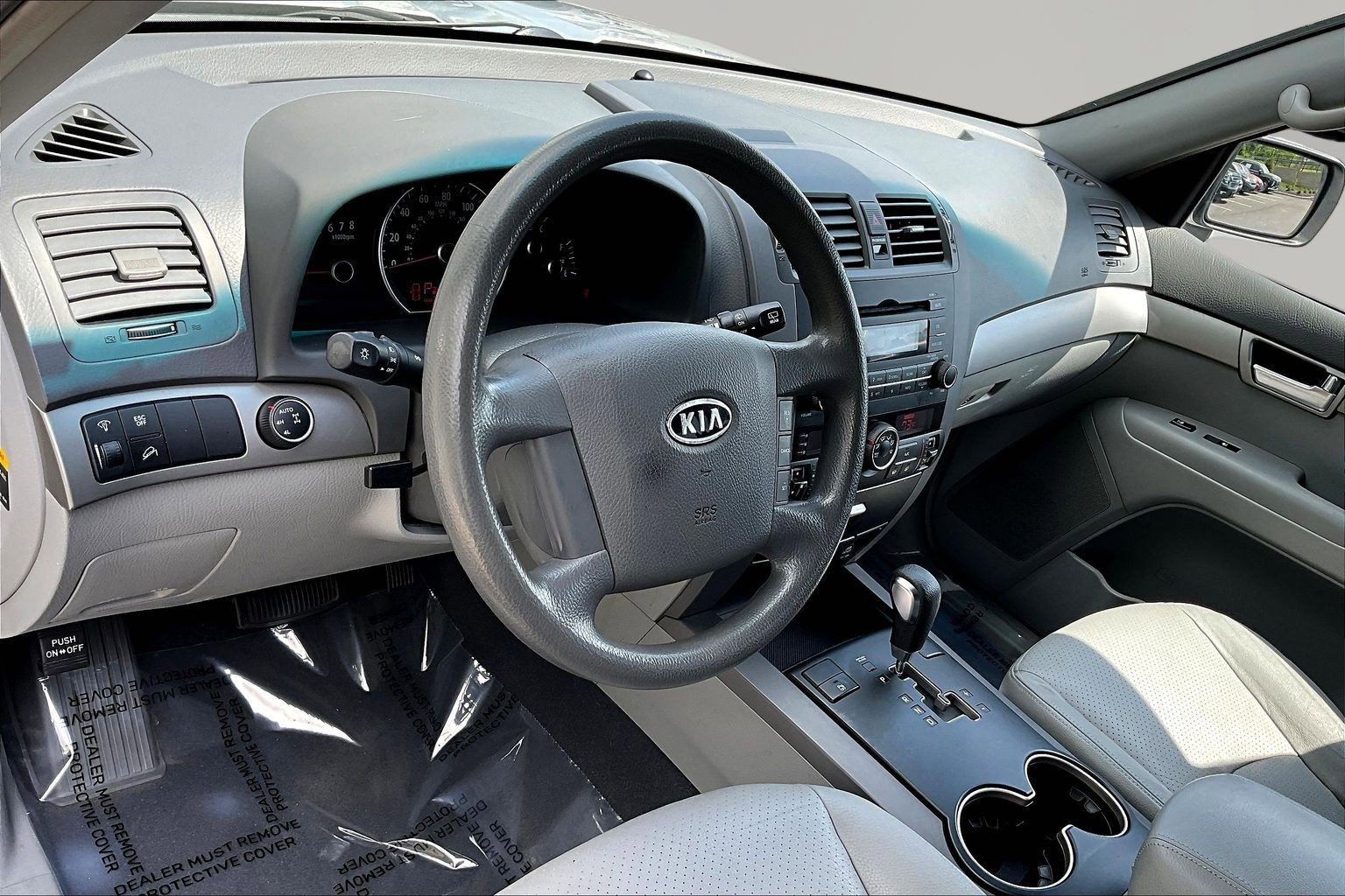 Used 2009 Kia Borrego LX w/ Convenience Pkg AWD/4WD image 16