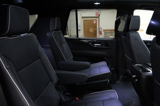 New 2026 GMC Yukon Elevation w/ Elevation Premium Package AWD/4WD image 14