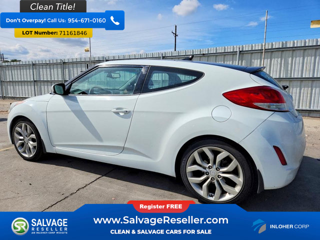 Used 2013 Hyundai Veloster w/ Style Pkg FWD image 3