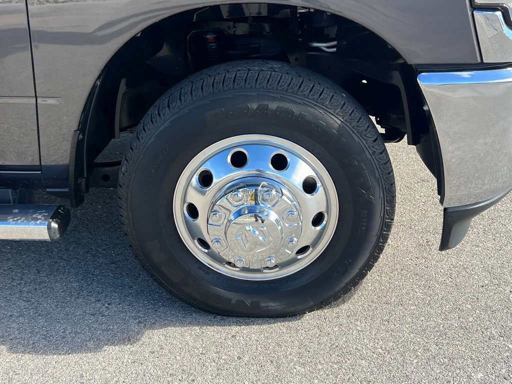 Used 2022 RAM 3500 Big Horn w/ Level C Equiment Group image 11