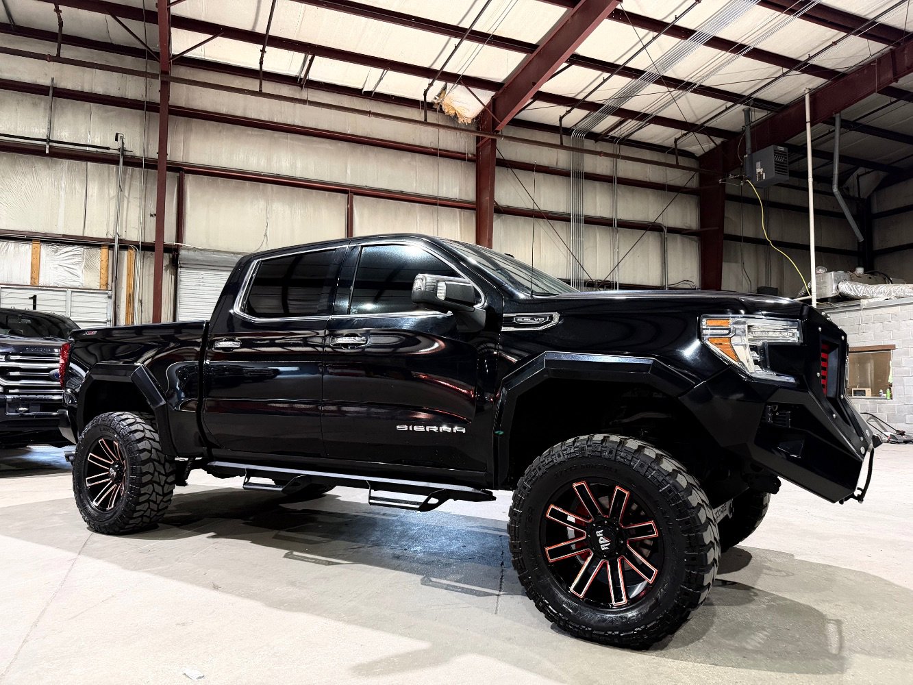 Used 2020 GMC Sierra 1500 SLT w/ SLT Premium Plus Package AWD/4WD image 3