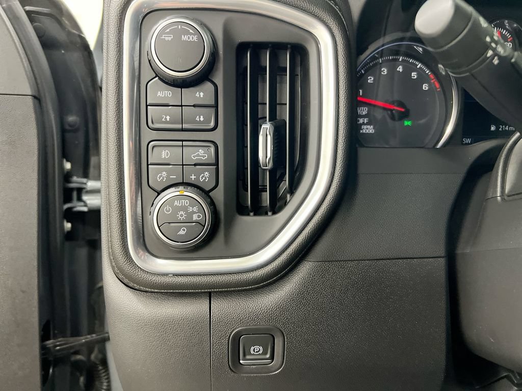Used 2022 Chevrolet Silverado 1500 LTZ AWD/4WD image 17