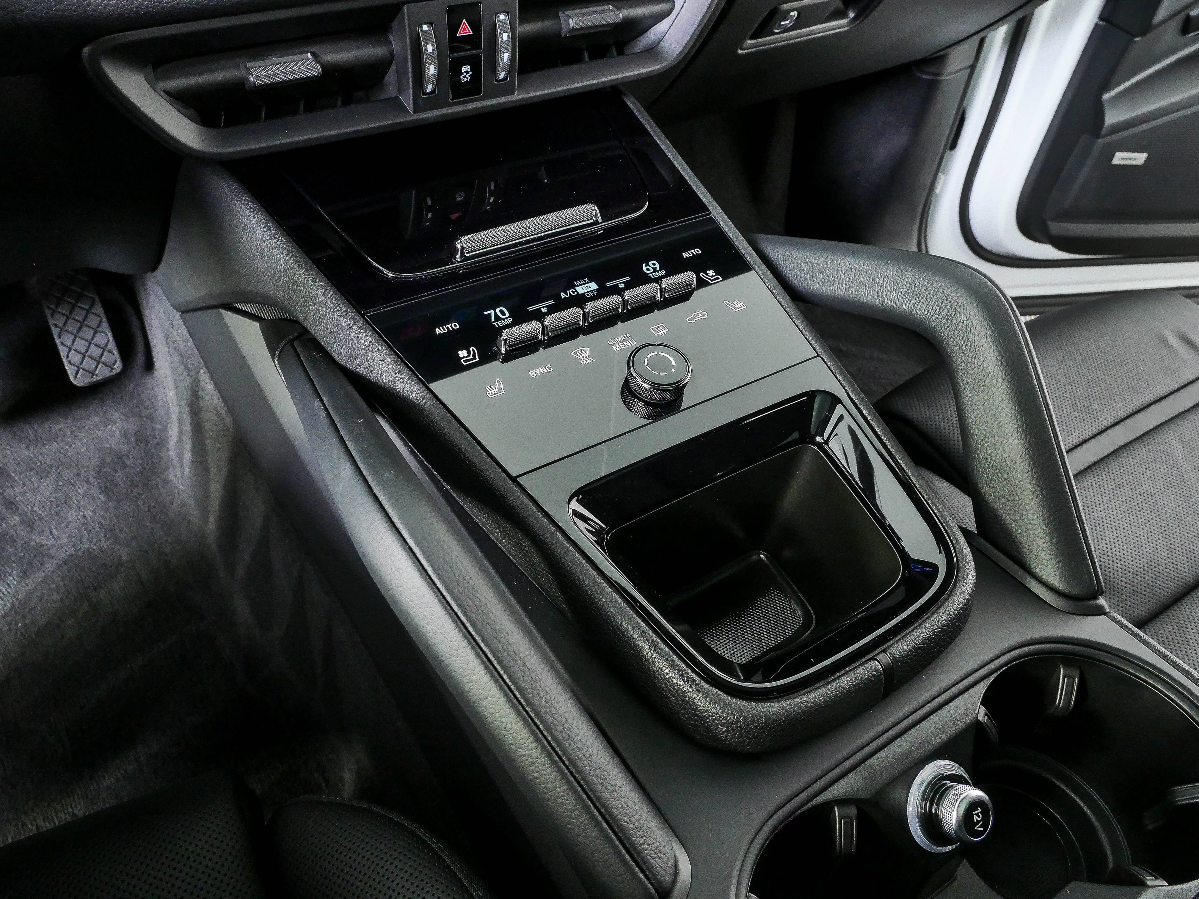 Certified 2025 Porsche Cayenne Coupe AWD/4WD image 19
