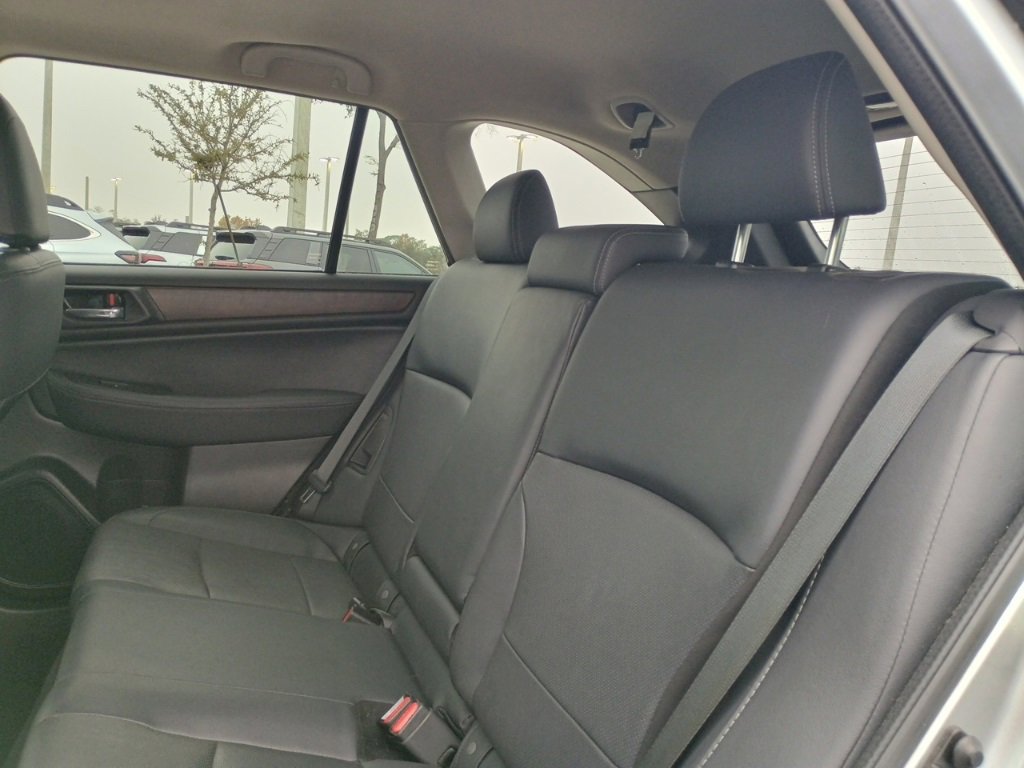 Used 2016 Subaru Outback 3.6R Limited image 17