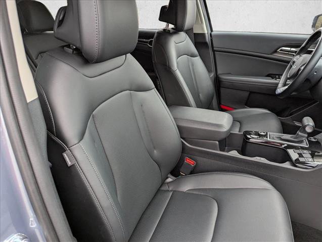 Used 2025 Kia Sportage EX image 25