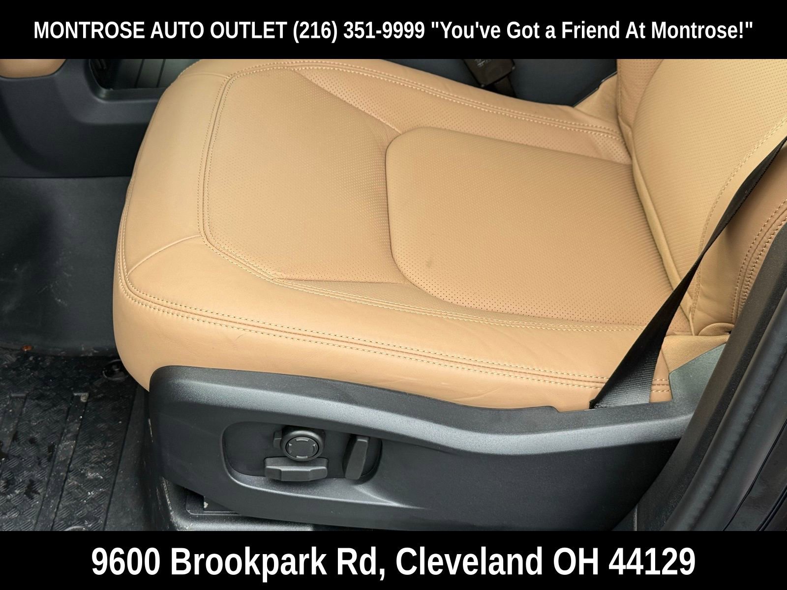 New 2026 Land Rover Defender 130 X-Dynamic SE image 39