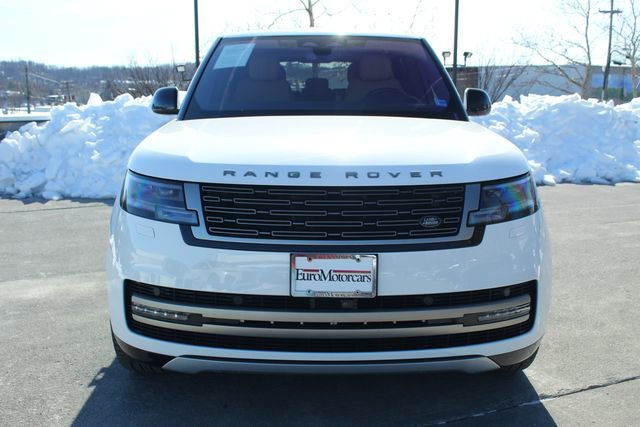 Used 2023 Land Rover Range Rover SE image 2