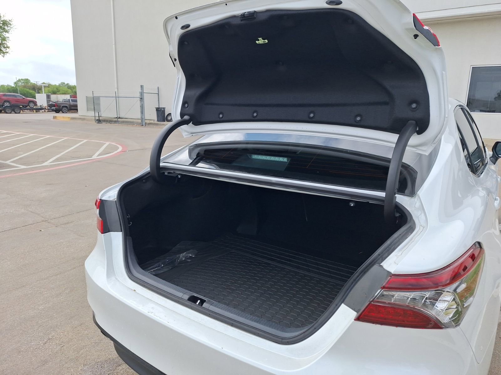 Used 2024 Toyota Camry XLE w/ Cold Weather Package image 34