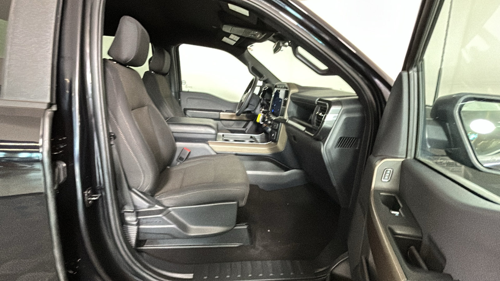 Used 2024 Ford F150 STX w/ Equipment Group 201A FX4 AWD/4WD image 35