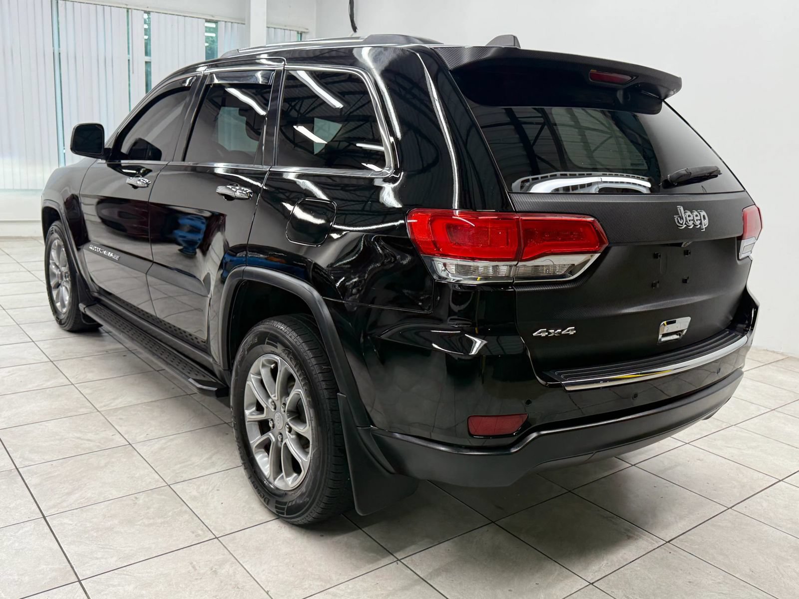 Used 2015 Jeep Grand Cherokee Limited AWD/4WD image 7