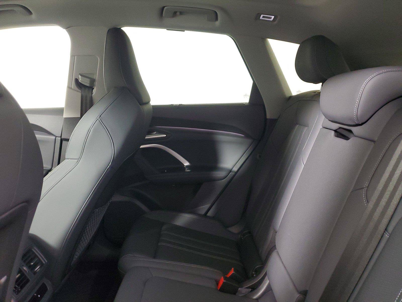 Used 2025 Audi Q5 Premium Plus AWD/4WD image 12
