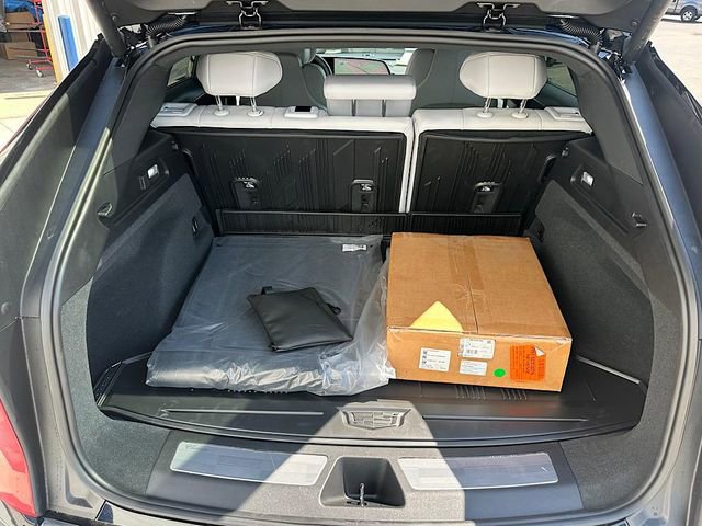 New 2025 Cadillac Lyriq Luxury image 6