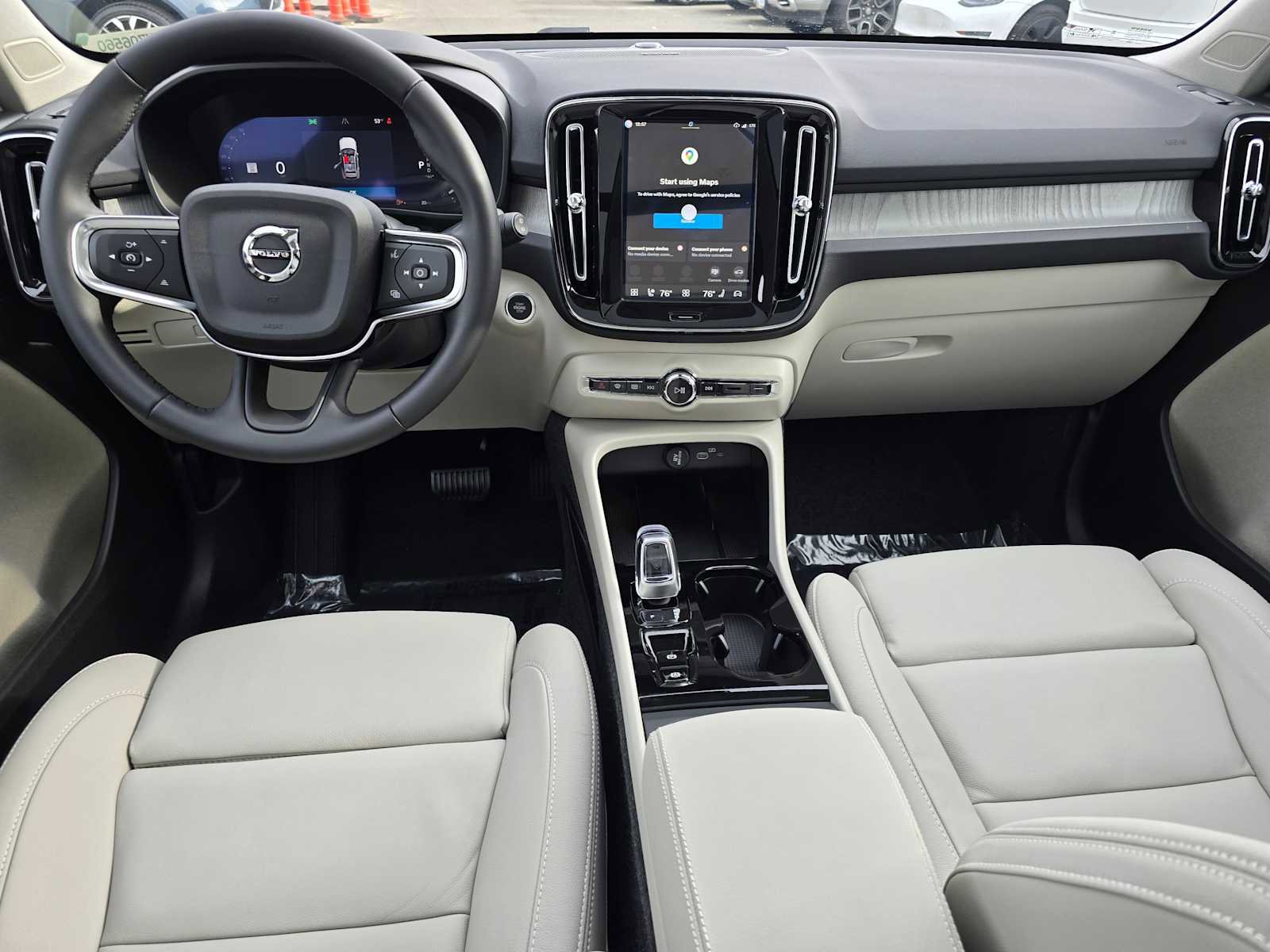 New 2026 Volvo XC40 B5 Ultra w/ Climate Package image 18