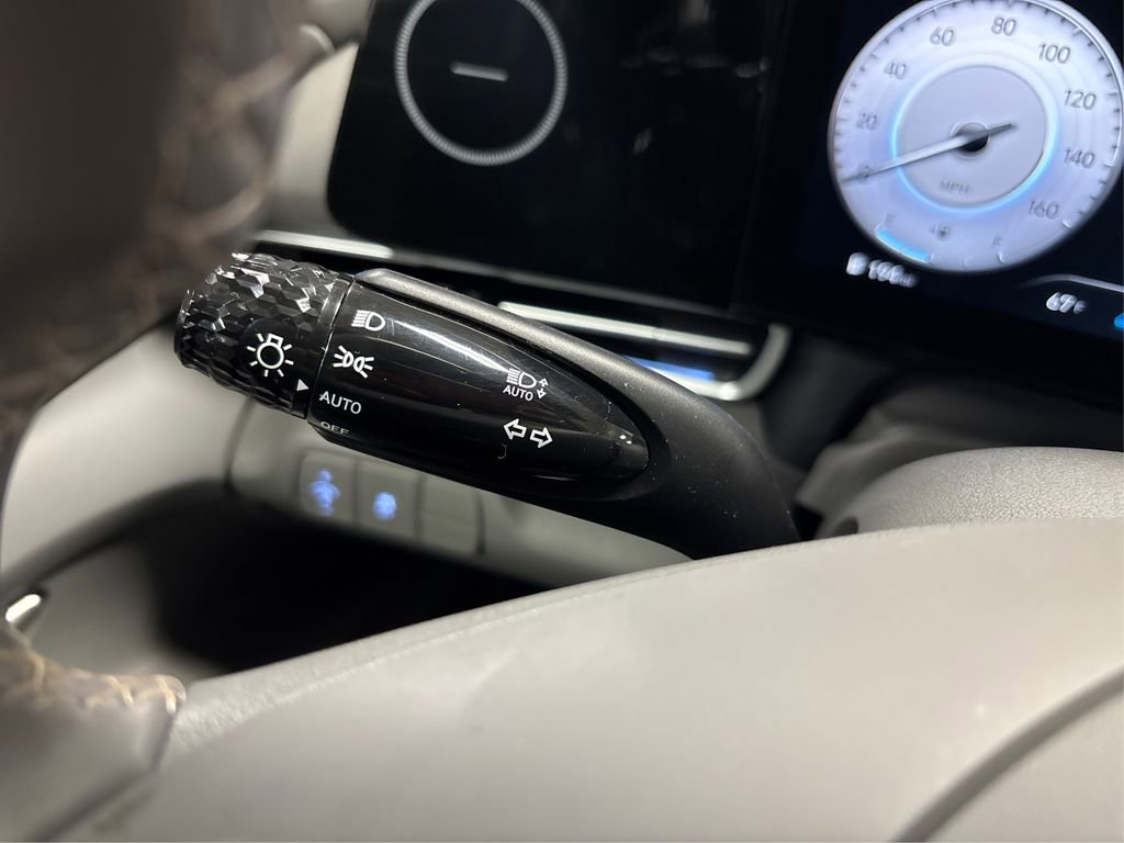 Certified 2025 Hyundai Elantra SEL image 24