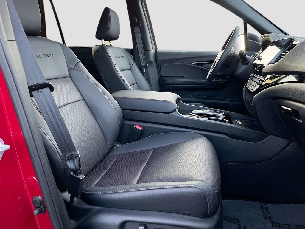 Used 2025 Honda Passport Black Edition image 28