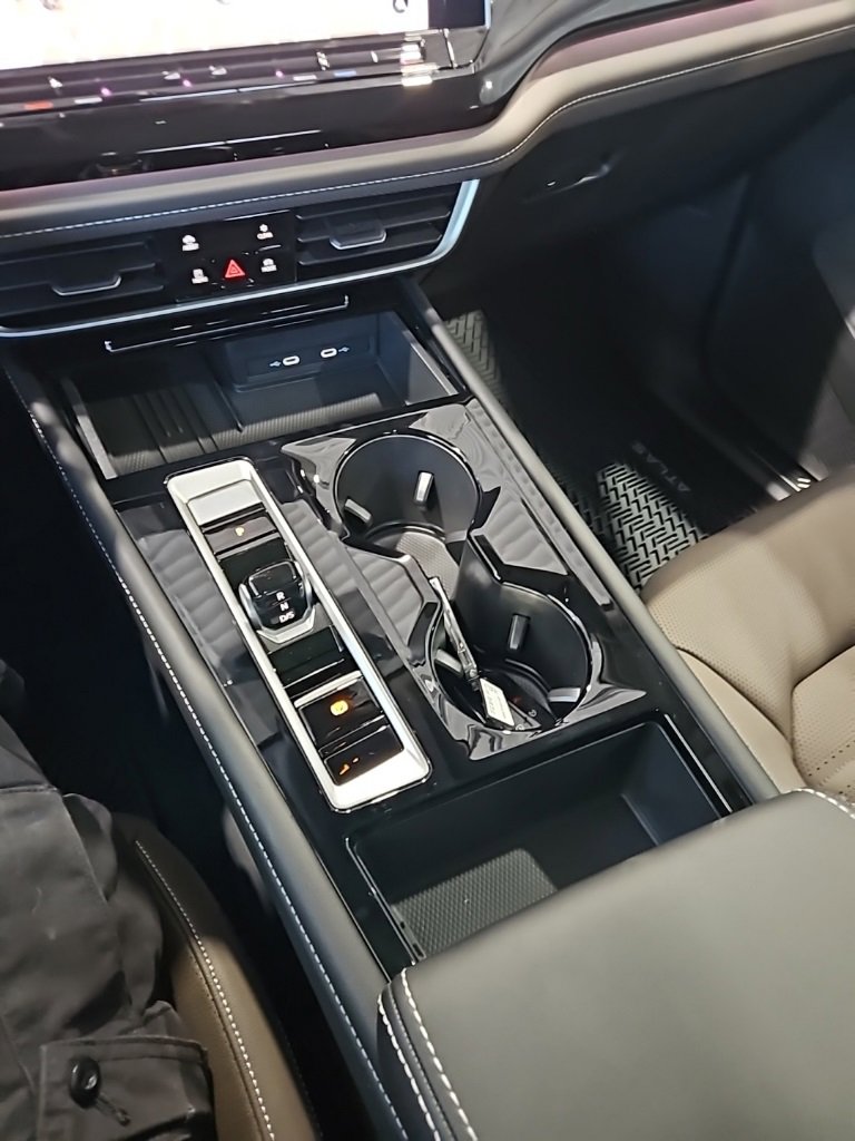 New 2026 Volkswagen Atlas SEL image 36