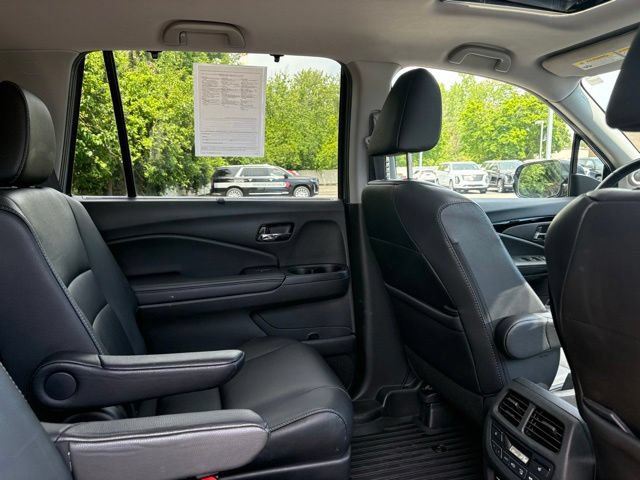 Used 2022 Honda Pilot Touring image 17