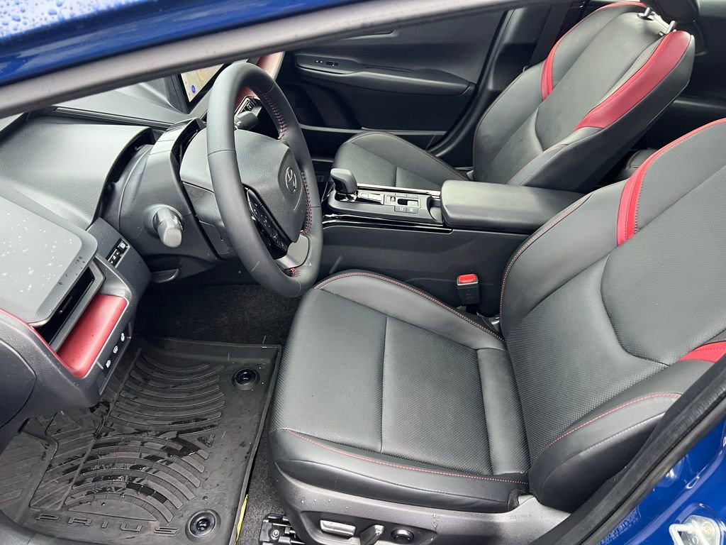 Used 2025 Toyota Prius XSE image 13