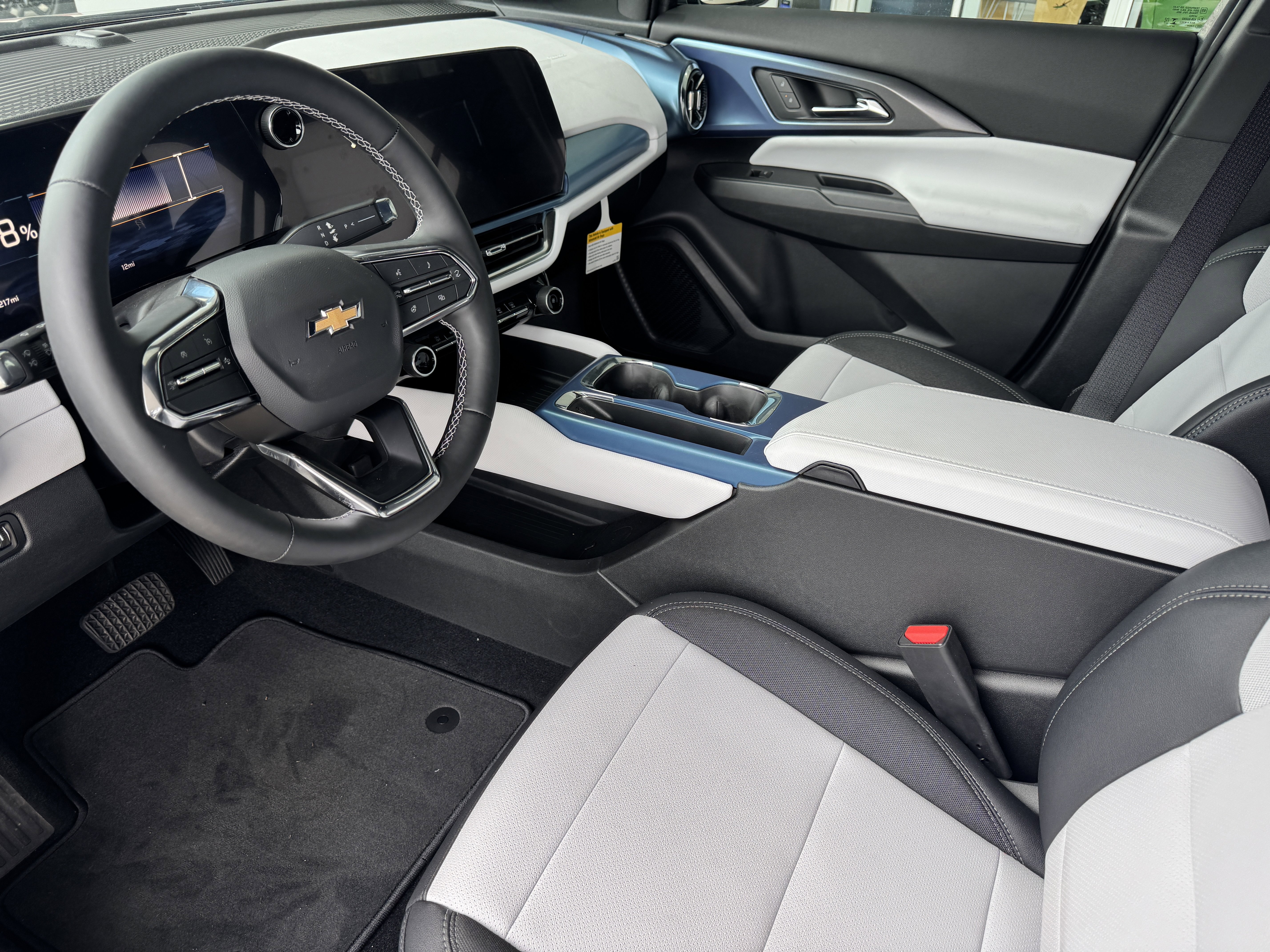 New 2026 Chevrolet Equinox EV LT AWD/4WD image 10