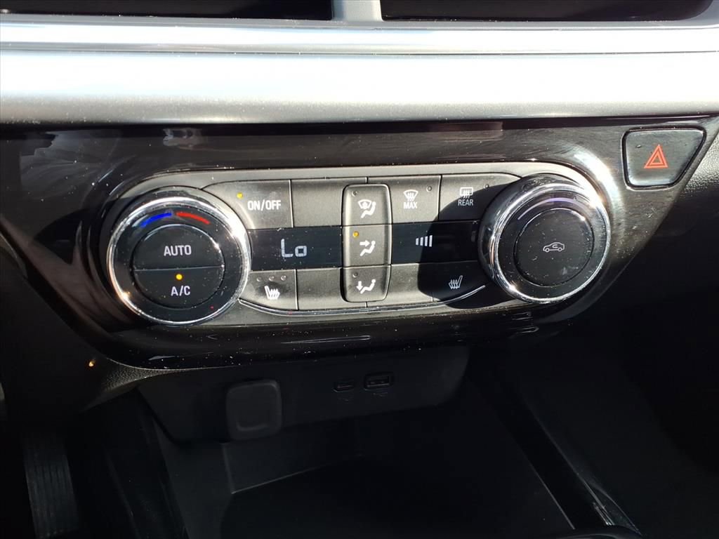 Used 2024 Chevrolet Trax LT w/ Driver Confidence Package FWD image 25