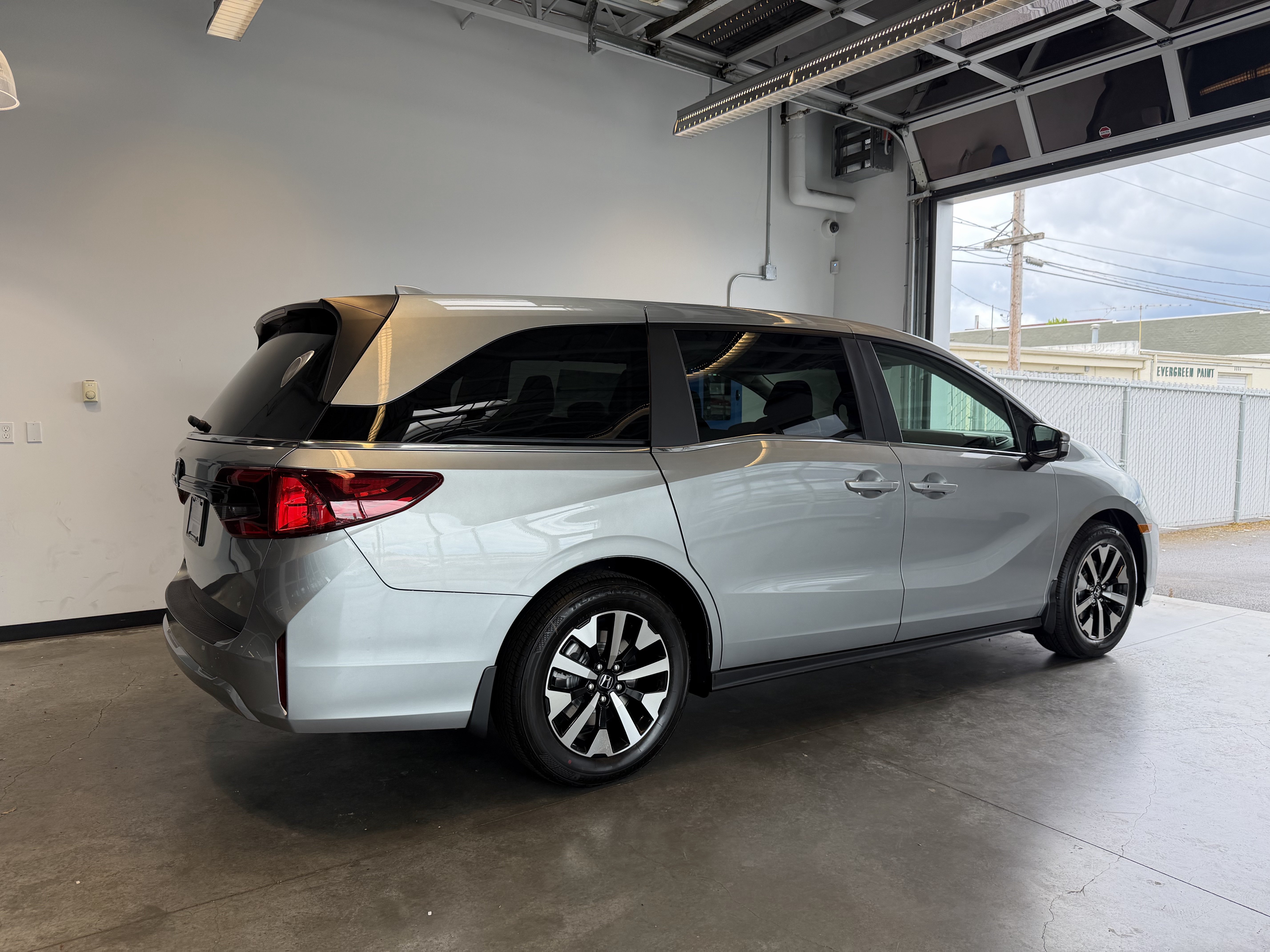 New 2026 Honda Odyssey EX-L image 3