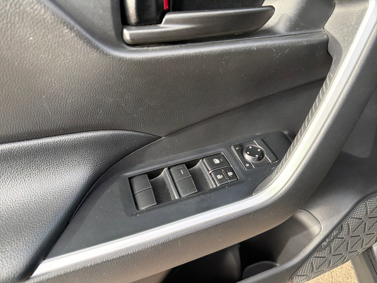 Used 2020 Toyota RAV4 LE w/ All Weather Liner Package image 16