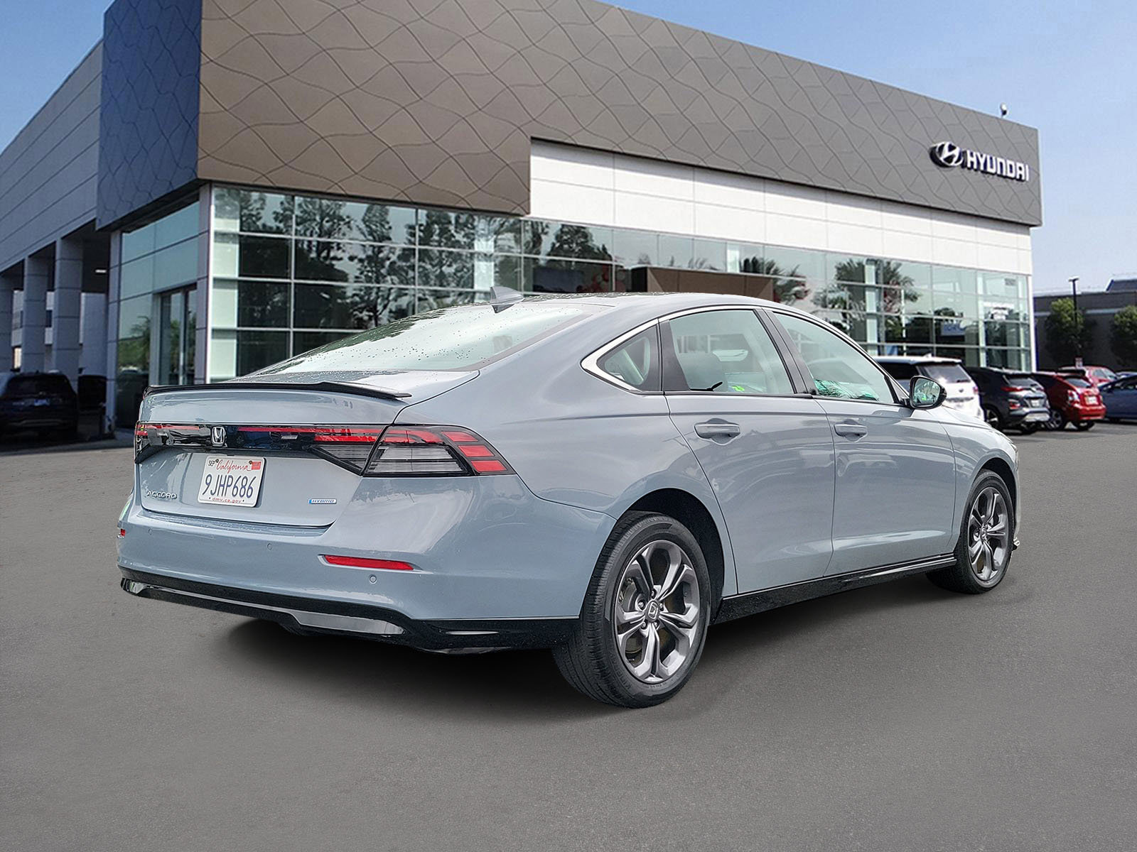 Used 2023 Honda Accord EX-L image 2