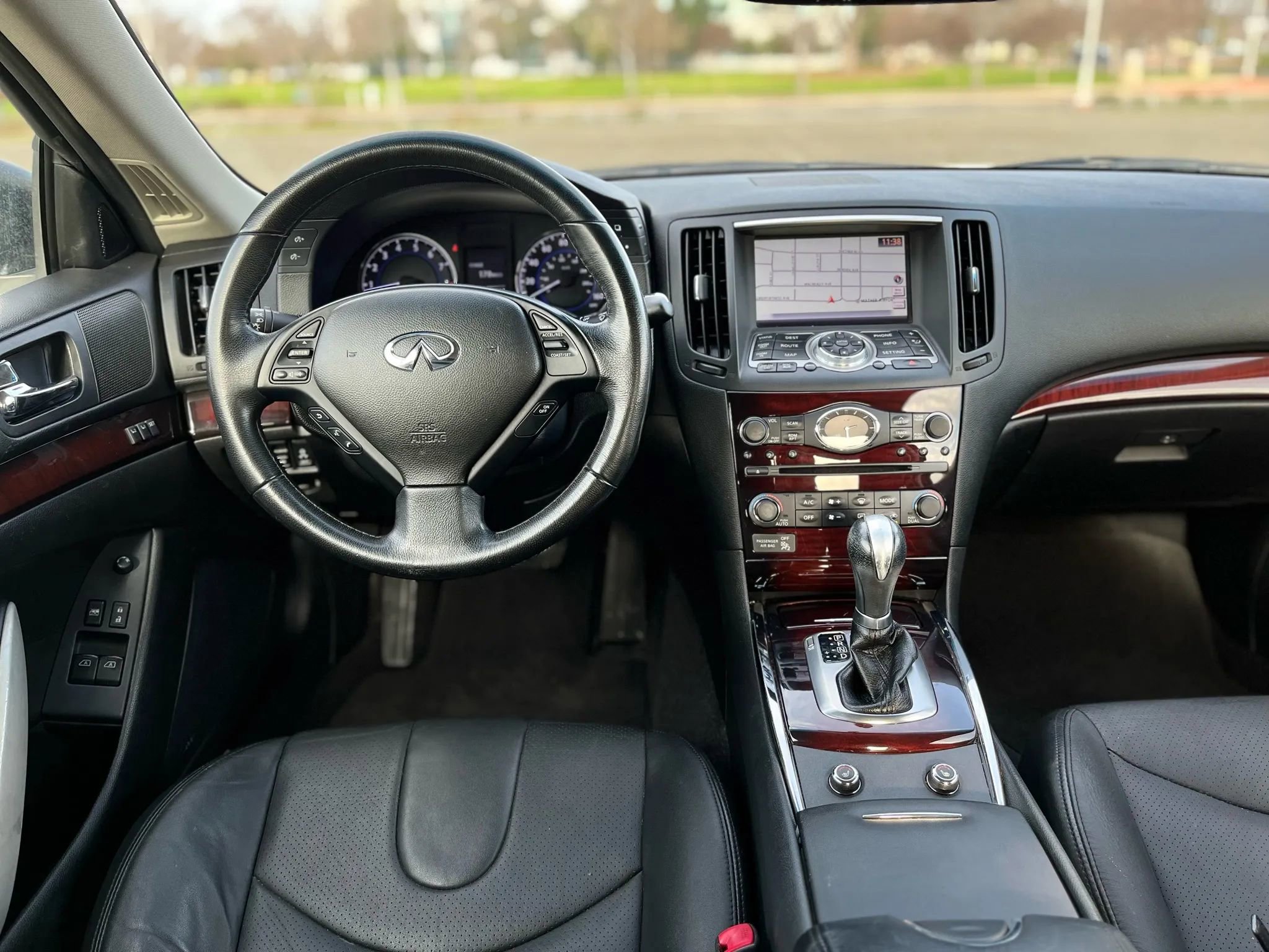 Used 2013 INFINITI G37 Journey w/ Premium Pkg image 13