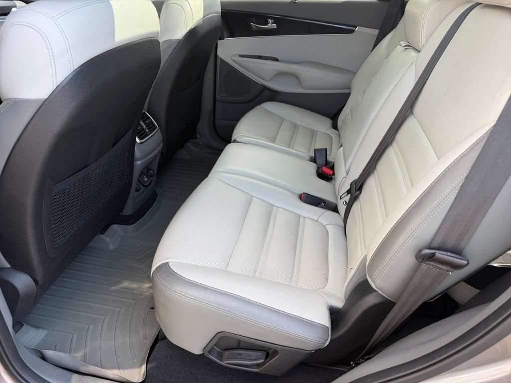 Used 2016 Kia Sorento SX FWD image 14