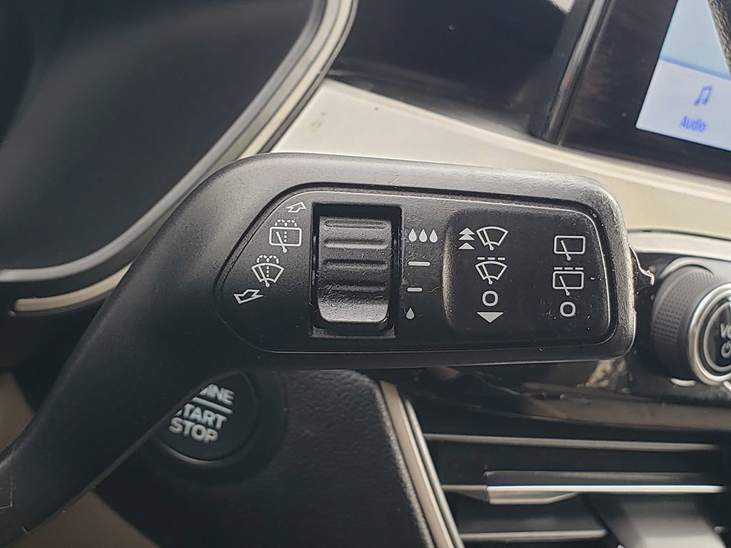 Certified 2021 Ford Escape SEL image 31