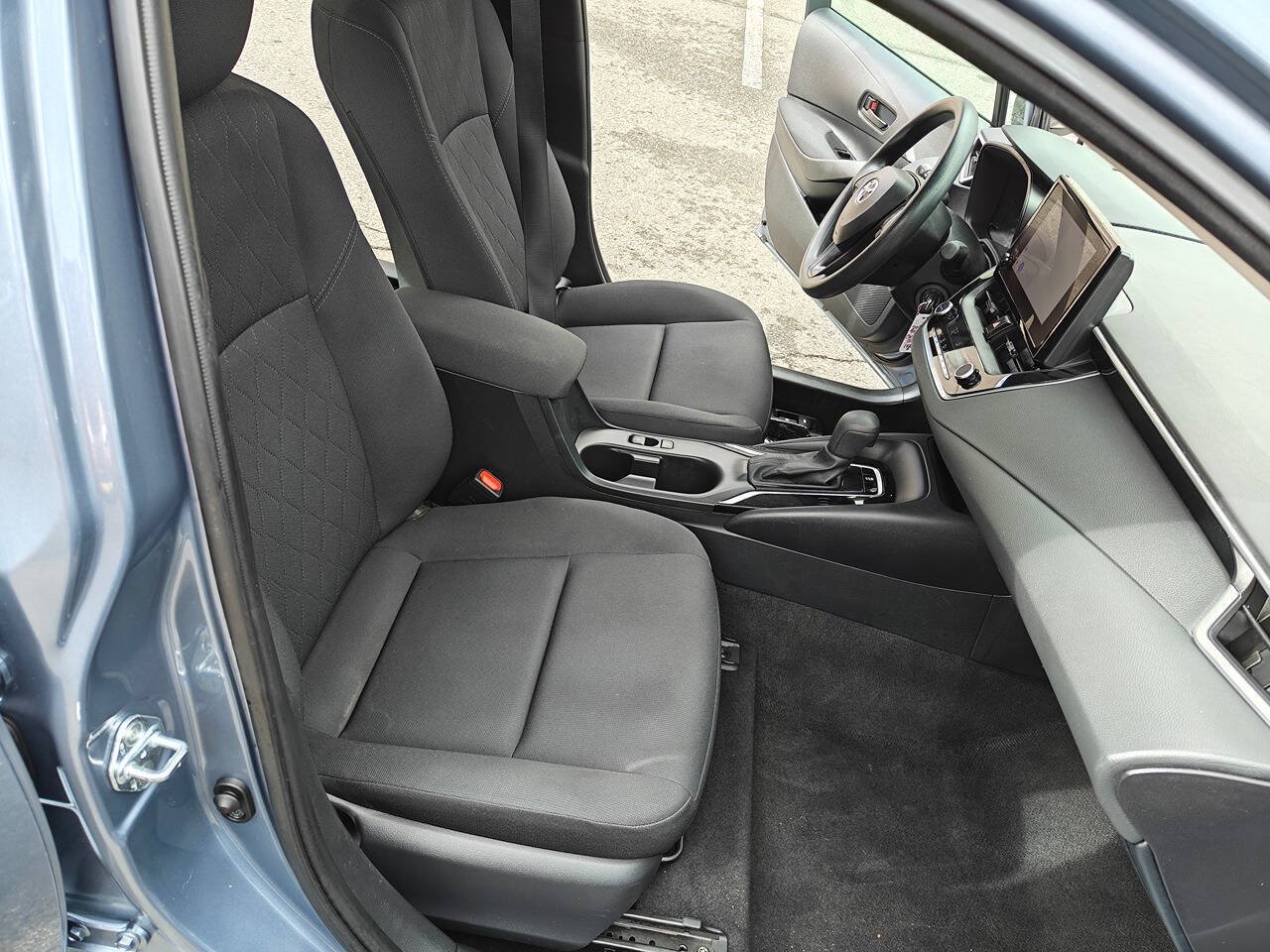 Used 2023 Toyota Corolla LE FWD image 12