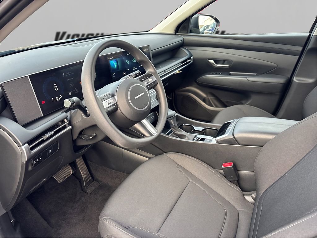 Certified 2025 Hyundai Tucson SE image 9