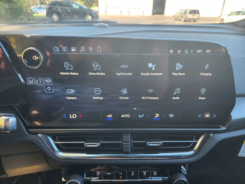 New 2026 Chevrolet Equinox EV LT FWD image 17