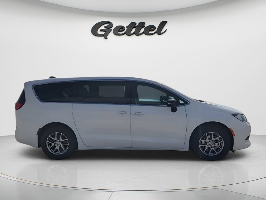 New 2026 Chrysler Voyager LX FWD image 9