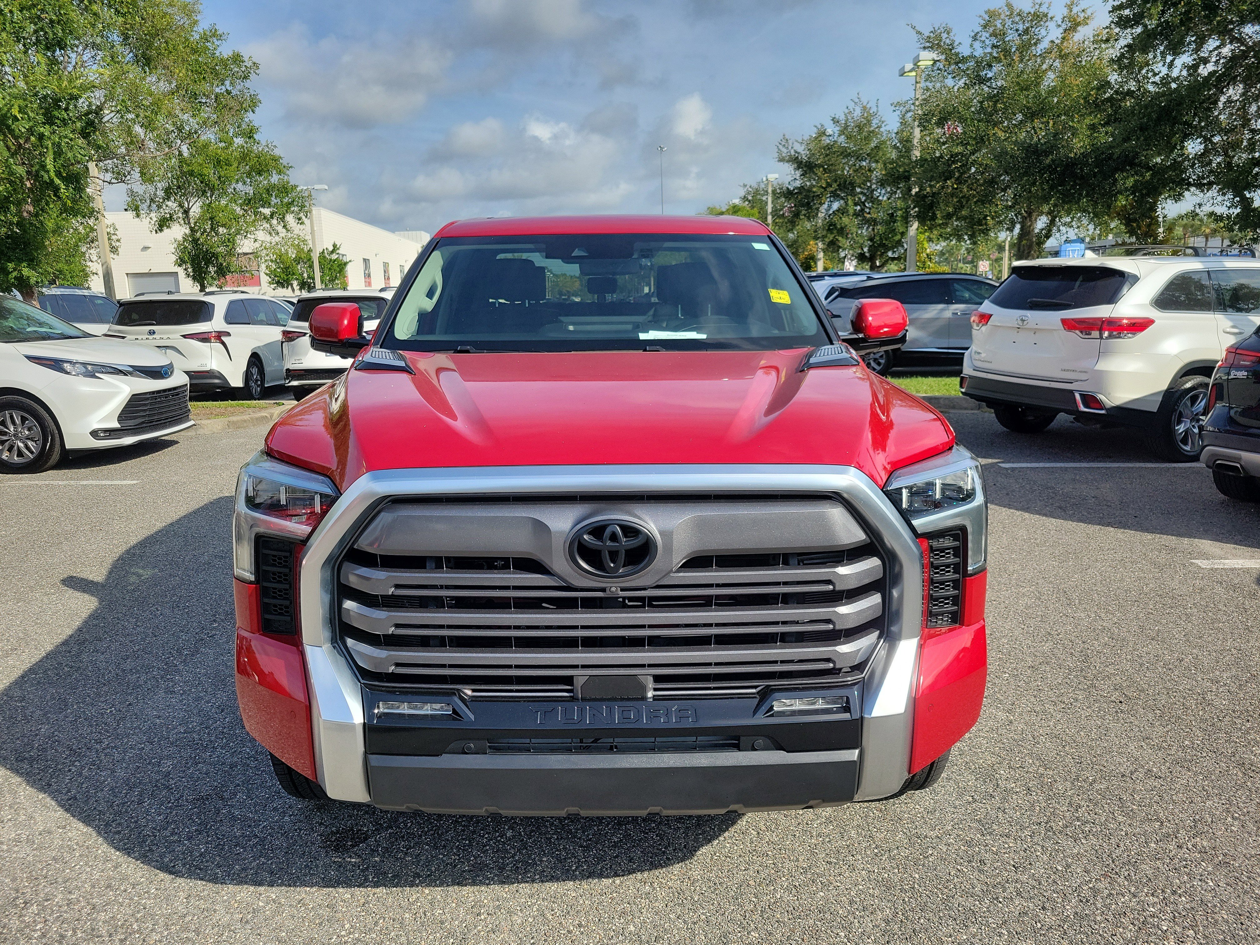 Used 2024 Toyota Tundra Limited AWD/4WD image 9