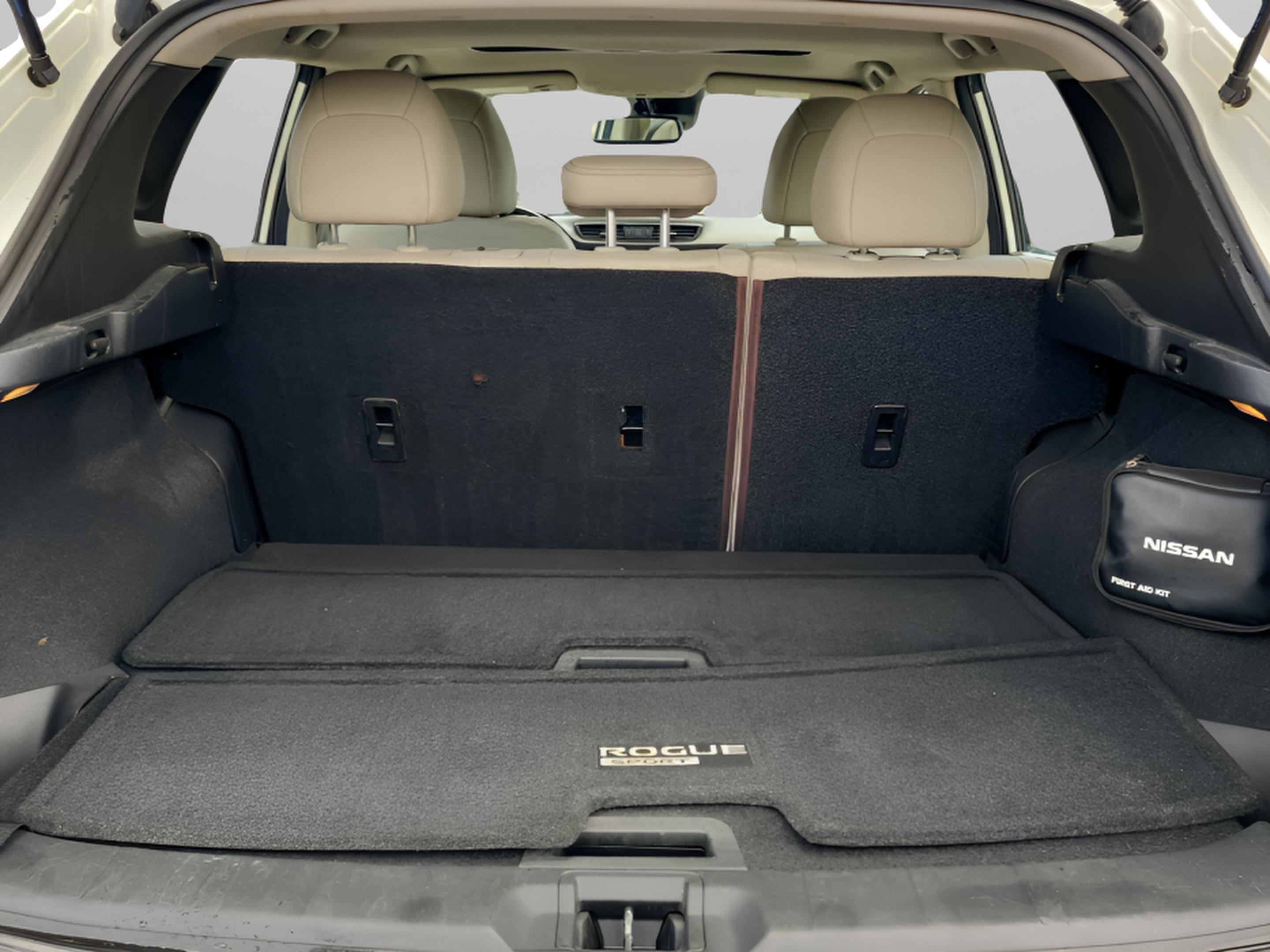 Used 2020 Nissan Rogue Sport SL w/ Premium Package image 11