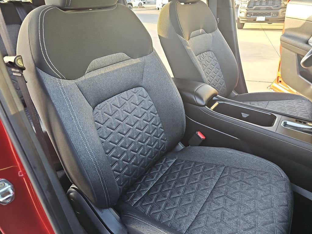 Used 2025 Nissan Kicks SV image 10