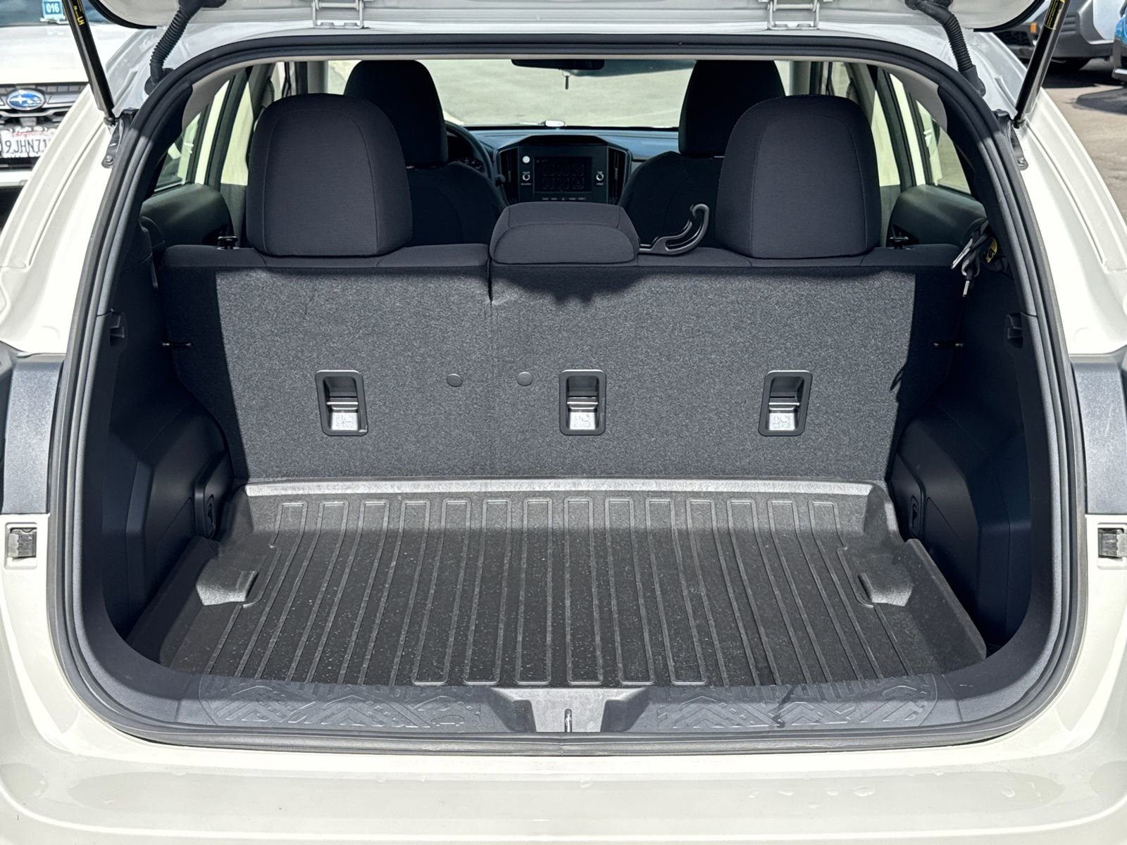 Certified 2025 Subaru Impreza 2.0i image 9