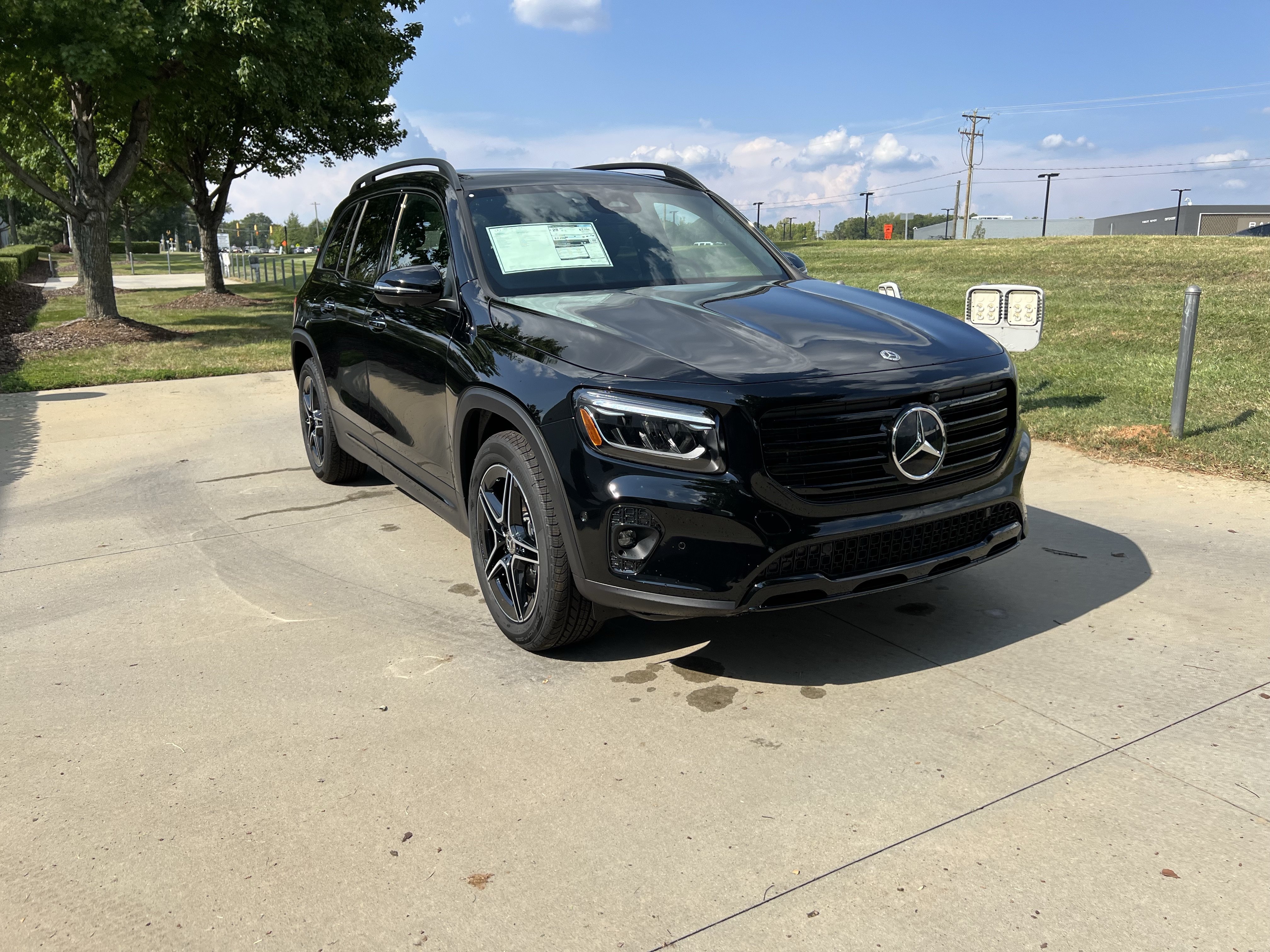 New 2026 Mercedes-Benz GLB 250 image 2